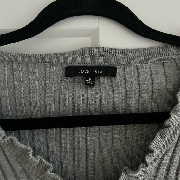 Love Tree | Rouged Crop Top - Picture 2 of 2